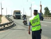 Сотрудники ГИБДД проводят массовые проверки водителей в районе Любятово в Пскове