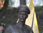 Торжественное открытие памятника солдату Первой мировой войны на набережной реки Великой (ФОТОРЕПОРТАЖ)