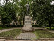 Елена Яковлева о памятнике Кирову в Пскове: Плиты просто так поправить нельзя, разрабатывается проект