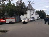 Бригада «Псковоблгаза» проводит аварийно-восстановительные работы возле псковского Кремля из-за обнаружения запаха газа