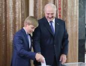 Лукашенко стал президентом Белоруссии в пятый раз