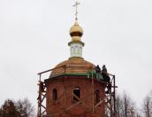 В Новоржеве освятили крест и купола строящегося храма в честь Николая Чудотворца
