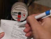Россияне больше не будут платить за установку счётчиков воды и света