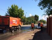  На улице Ипподромной в Пскове случился «выброс воды»