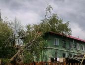 Восстановлена сорванная во время грозы кровля трех жилых домов в Себеже