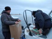 Спасатели доставили продукты на остров Залита в Псковском озере