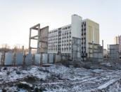 Недостроенное здание рядом с Народной, 15 в Пскове планируется разобрать