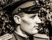 Памятный знак Арнольду Мери установлен вблизи деревни Могилицы Дновского района