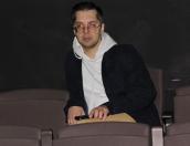 Режиссёр спектакля R.E.P.L.I.C.A. Александр Баркар рассказал о своей работе в Псковском театре