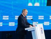 Добиваться решения проблем на местах, не дожидаясь «Прямой линии», призвал президент единороссов