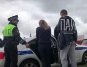 Публикуем видео: псковичка хотела спрыгнуть с моста Александра Невского