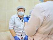 Почти 179 тысяч жителей Псковской области привились первым компонентом вакцины от COVID-19