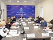 Губернатор Псковской области поручил кратно увеличить контроль за соблюдением санитарной безопасности и ограничений по коронавирусу