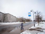 Фотофакт: Знаки установили на временных автобусных остановках в Пскове