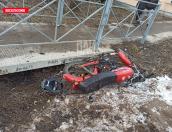 Водитель мопеда попал в больницу после ДТП в Дно