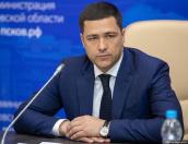 Михаил Ведерников пообещал разобраться с проблемами двух домов на улице Юбилейной и Рижском проспекте в Пскове 