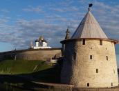 Проход через Северные ворота у башни Кутекрома в Псковском кремле временно закрыт