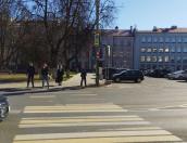 В Пскове переустановили снесённый на Октябрьской площади светофор