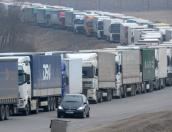 730 грузовиков ожидают въезда в Россию на границе Латвии и Псковской области