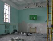 Начались ремонтные работы спортзала в Верхолинской школе Псковского района