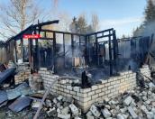 Публикуем фото с места пожара в Псковском районе, где погибли два человека