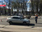 Мужчину госпитализировали после наезда автомобиля в Пскове
