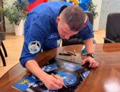 Космонавт Сергей Кудь-Сверчков сделал псковичам подарки