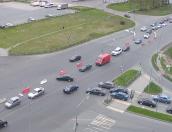 Дорога перекрыта, а ремонта нет: псковичи жалуются на километровую пробку