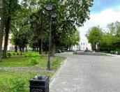 Завершается благоустройство сквера на площади Рокоссовского в Великих Луках