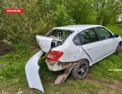 Нетрезвый водитель Mazda протаранил чужой автомобиль и оказался во дворе частного дома