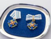 Михаил Ведерников вручил ордена «Родительская слава» двум многодетным семьям
