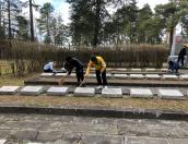 Мемориальное кладбище советских воинов в Пскове привели в порядок к 77-летию Победы