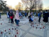Около 50 волонтеров и псковичей создают «огненную картину» в преддверии Дня Победы