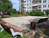 Двор благоустроили в деревне Тямша Псковского района