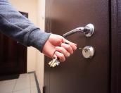 Эксперт рассказал, стоит ли псковичам сейчас покупать недвижимость