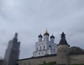 В Пскове начали подготовку к работам по золочению шпиля главной звонницы