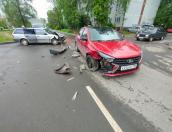 Пассажир автомобиля пострадал в результате аварии в Пскове 