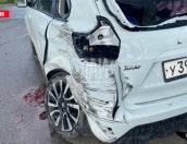 Грузовик протаранил автомобиль в Псковском районе 