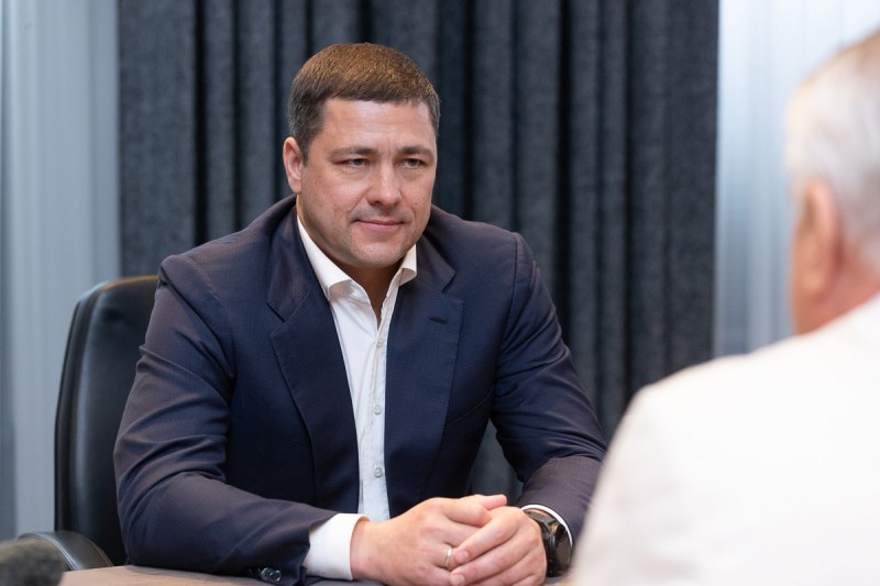 Михаил Ведерников одобрил идею создания книги о медиках Псковской области