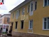 Ребёнок выпал из окна второго этажа