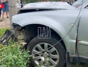 Водитель автомобиля врезался в столб линии электропередачи и скрылся с места ДТП 