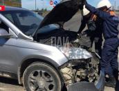 В результате ДТП автомобиль вылетел с дороги в Пскове 