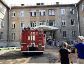 Около 200 человек пришлось эвакуировать из псковской поликлиники из-за угрозы пожара