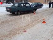 Пьяный пешеход угодил под колёса автомобиля в Печорах