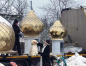 В деревне Ореховно состоялось освящение куполов и крестов храма Святой Троицы