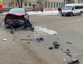 ДТП с участием двух легковых машин и микроавтобуса произошло в Великих Луках
