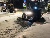 Дорожные рабочие в Пскове сутки боролись с последствиями снегопада