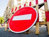 Движение транспорта ограничат на улице Петровской в Пскове