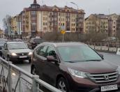 Автомобильная пробка образовалась из-за ремонта Ольгинского моста в Пскове