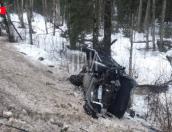 Автомобиль вылетел в кювет после ДТП в Струго-Красненском районе